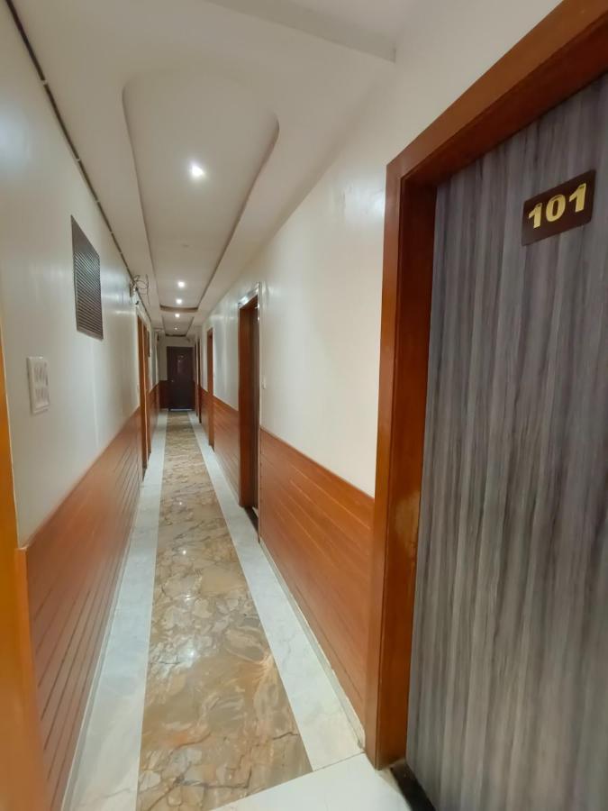 Hotel Time Gold Near Domestics Airport Bombaim Exterior foto