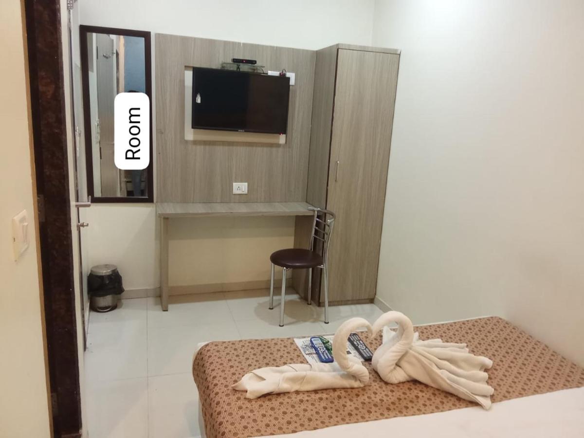 Hotel Time Gold Near Domestics Airport Bombaim Exterior foto